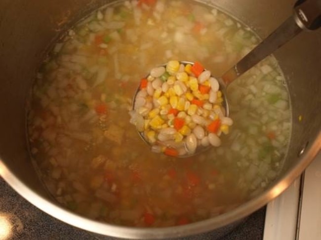 Sweet Corn and White Bean Chowder
