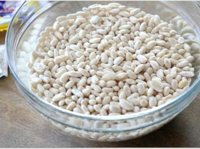 Slow Cooker Chipotle White Bean Chicken Chowder