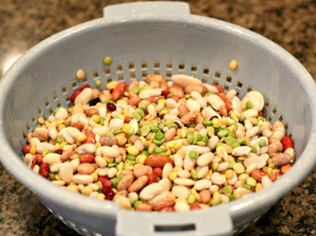 Slow Cooker Beefy 15 BEAN Chili