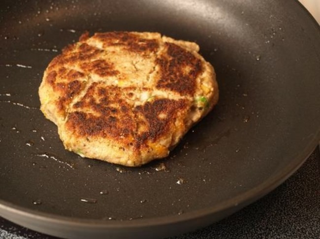 15 Bean Cajun Burgers with Roasted Garlic Aioli
